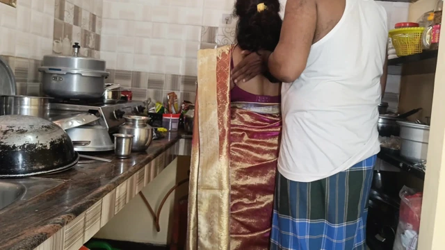 Ev hanımı kocasıyla aynı yatağı paylaşıyor