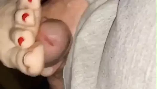 Eş okşayarak benim horoz sert ile ona seksi kaba ayaklar