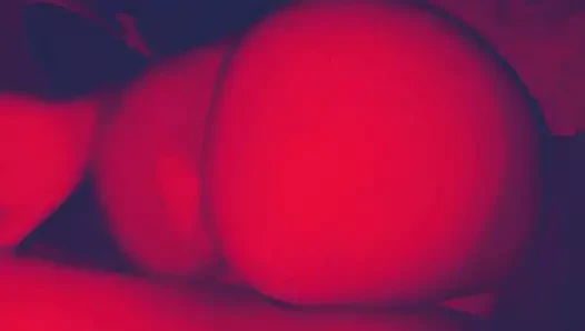 Üvey kız kardeşim götüne büyük bir boşalma ve otobüsle sikişmeme izin veriyor