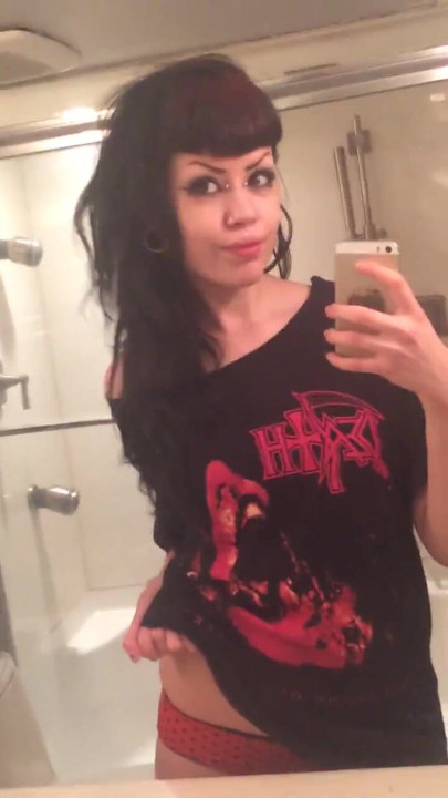 Death metal cutie küçük kızdırmak yapar
