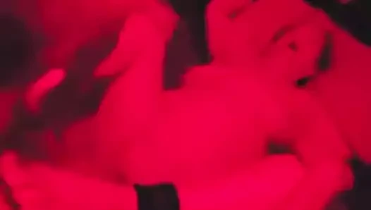 Evli kadın violet wand oynadıktan sonra aptal sikiliyor