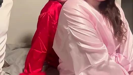 Üvey kız üvey anne erkek arkadaşını sikiyor