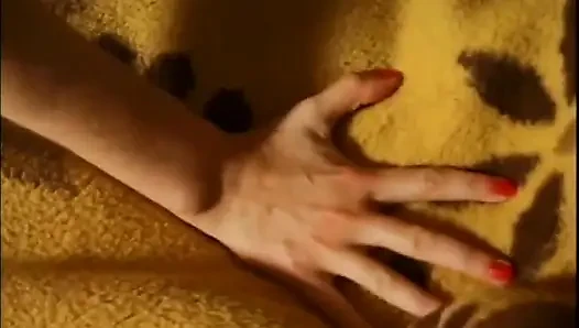Kıllı amcık yatak odasında sikişiyor... ağzına boşalma