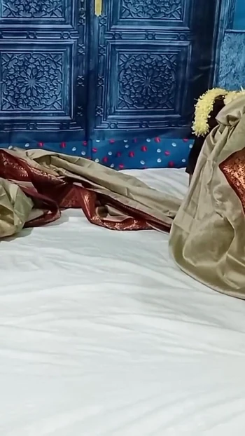 Незабываемый момент из "Очень красивая тамильская бхабхи жаждла большого члена"