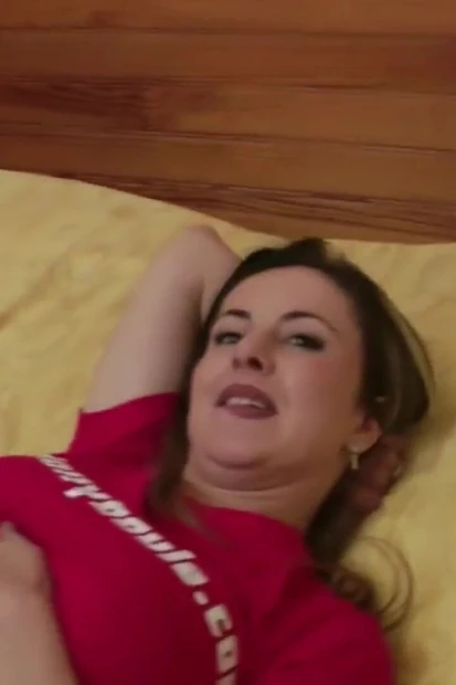 Две шаловливые девушки готовятся к траху!