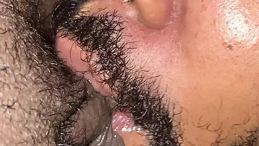 KRALIÇE AMCıK YALıYOR