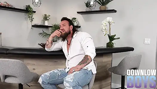 Downlowboys - boşanmış Adam Lee yeşil odada Jake Waters'tan ilk yarağı alıyor