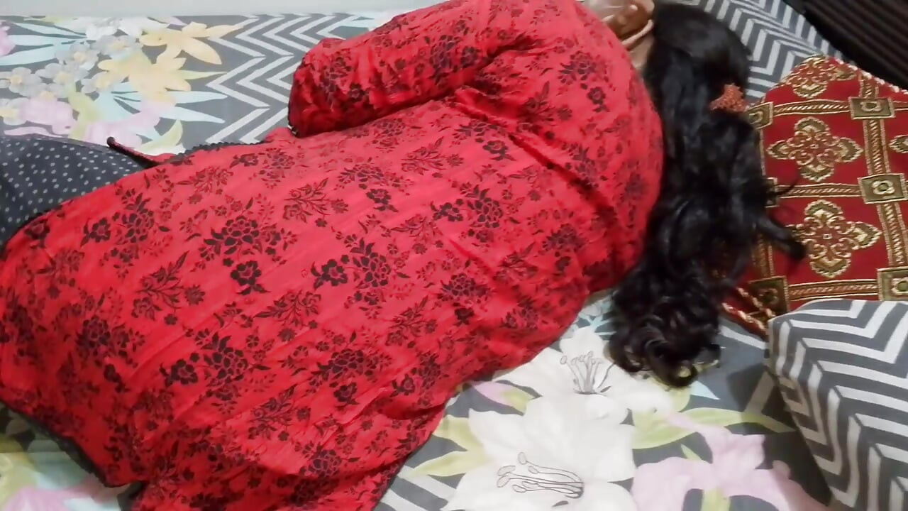 İlk kez üvey kız kardeş ve üvey erkek kardeş seks videosu