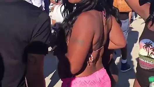 Black beach 2017 benim kasabamda batıyor