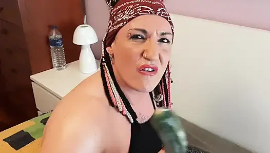 Göt deliğimi sert sikiyorum