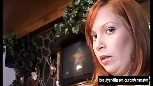 Genç electra melek almak bir eski horoz