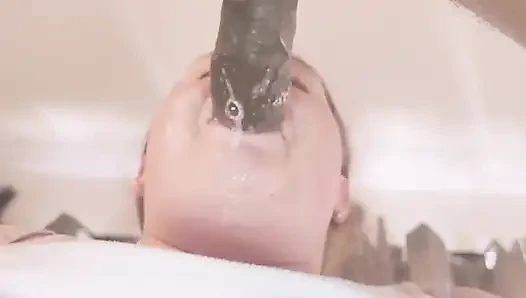 Amatör iri güzel kadın ıslak sakso ve boşalma