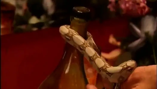 Zinde büyük memeli orta yaşlı seksi kadın büyük yaraklı kocası tarafından sert sikiliyor