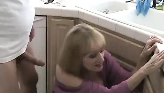 Kötü seksi melanie: üvey anne tabu fantezisi