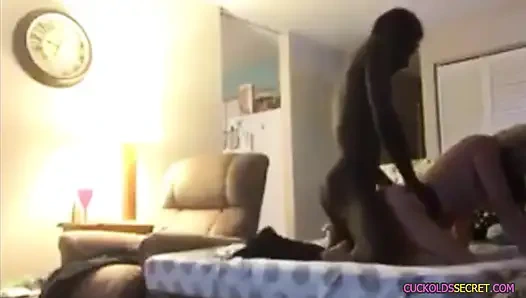 Aldatılanların sırları - kadın kılıklı kadın karısını üçlü grup sekste izliyor