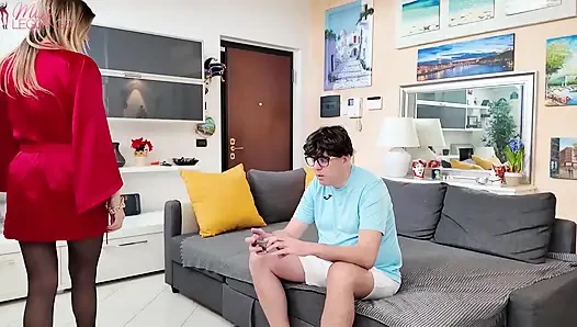 ÜVEY OĞLUNUN VIDEO OYUNLARINA OLAN TUTKUSU, SAPKIN ÜVEY ANNE TARAFINDAN SORDUR