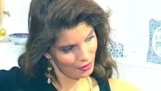 Klasik Alman bayan azgın adam tarafından sikiliyor ve püskürtülür