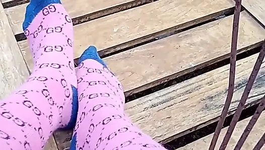 Gel terli ayaklarıma tap