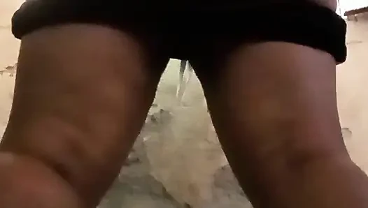 Rebolando meu rabo grande de zenci iri güzel kadın