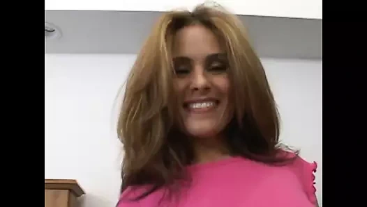 İnanılmaz güzel sürtük orta yaşlı seksi kadın!! Mükemmel göt ve memeler ve sulu ıslak bir amcık hepsi büyük yarağım için!! Cilt 5