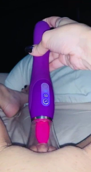 Klitoris emme yapay penis kedi oyun