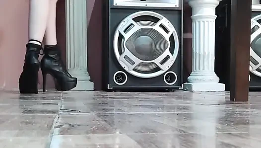 Поклонение каблукам