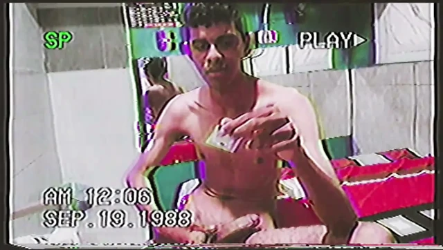 Chico prezervatif nasıl takılır anlatıyor (Yayınlanmamış Video, 1988)