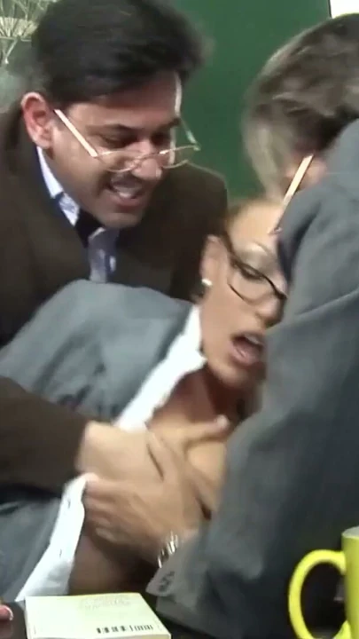 Şehir kütüphanesinde 2 sarışınla hızlı dörtlü | Klip 1