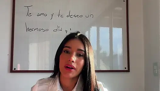 Seksi Sekreter Patronunu Mutlu Etmeye Çalışıyor