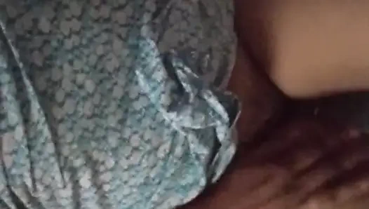 Sri Lanka - chica musterbation en cuarto de baño con lujuria consolador con grandes tetas y coño mojado