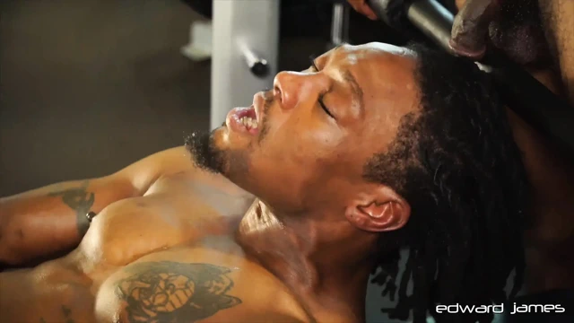 Edwardjames Phoenix ve Keno yeni spor salonu arkadaşı Sleepy Reed ile azdırma enerjisini paylaşıyor