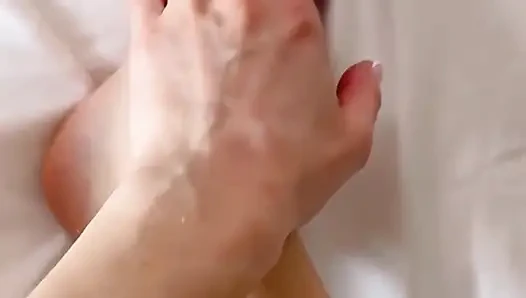 Tatlı azgın sabah ve pembe damlayan amcık bakış açısı