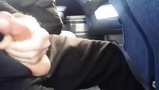 Otobüste mastürbasyon yapmak. güzel boşalmak atış