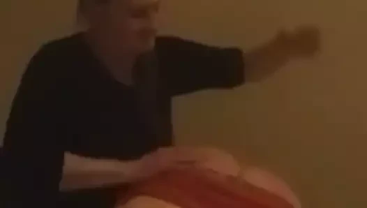 iri parça için şaplak!