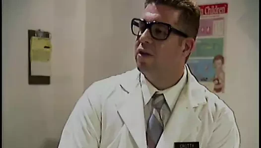 Olgun bebek ile mükemmel memeler gets ona tatlı kedi yaladı ve delinmiş