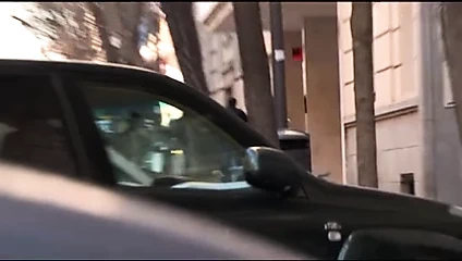 İki sahte polis tatlı bir latin'i sikmeye ikna ediyor