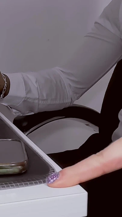 Захватывающий момент из "БОСС С БОЛЬШИМ ЧЛЕНОМ ТРАХАЕТ ГРУДАСТУЮ СЕКРЕТАРШУ"