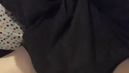 İnternette yabancı için kendini küçük düşüren inek