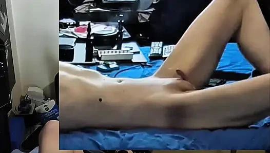 Sert mikropenis 1.8 inç (4.6 cm) ereksiyon uzunluğu? AA pilden küçük mü? Kılsız yüz ve vücut