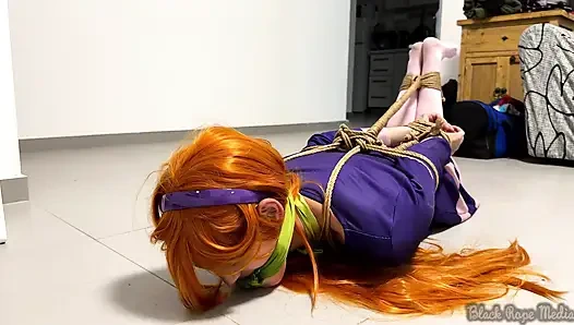 Bağlı Damsel Daphne Blake