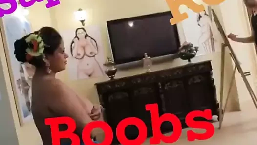 Sapna ke göğüsleri