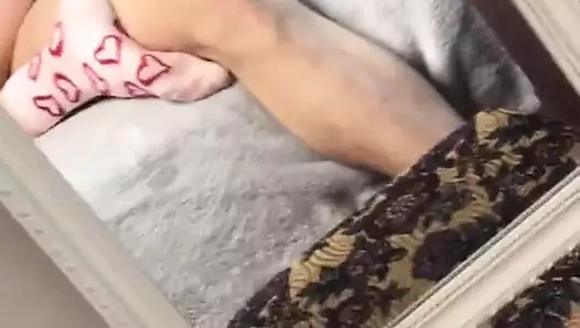 Aynaya bakmayı siktir et, çok heyecan verici