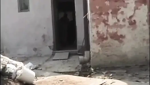 Olgun çift 69 pozisyonunda amcık yalıyor (tam orijinal film)