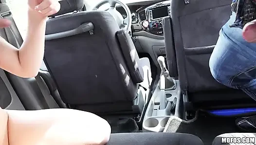 Strandedteens - otostop yapan Rus binmek için sikişiyor