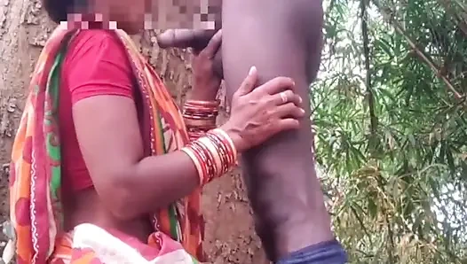 Hintli köyde ormanda seks