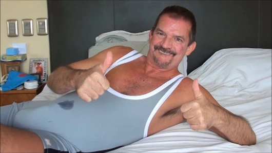 Bir ragbi herifle sıcak bir frott'u hatırlamak!