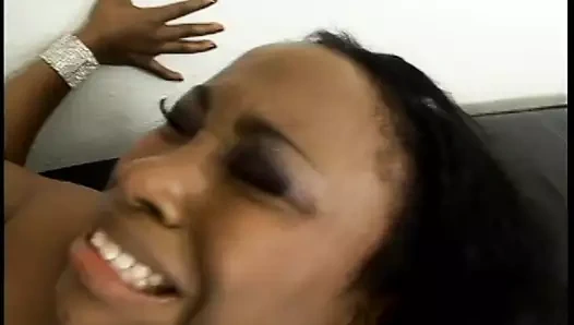 siyah gal içinde ağ çorap oynar ile çubuk önce sağladım