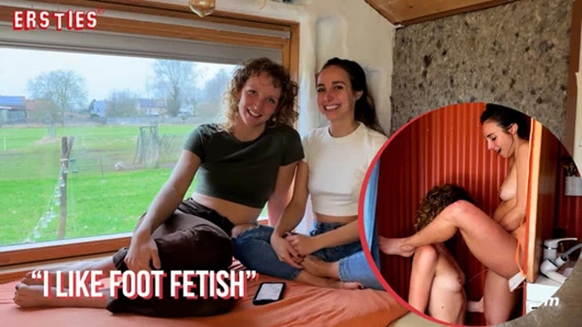 Ersties - lezbiyen çift fetişlerini birlikte keşfediyor