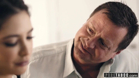 Saf Tabu - Sapık Ebeveynler, Gencin Değiştirildiğini Ortaya Koyuyor