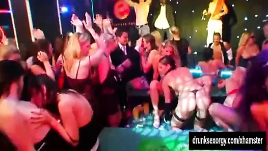 Bi porno kahrolası at seks casino parti
